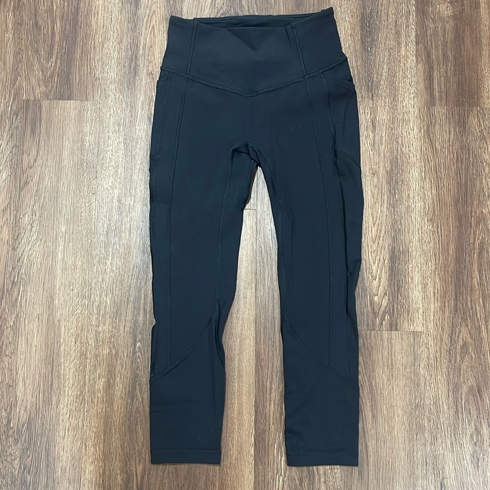 Lululemon crop pants Size 6